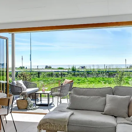 3 Bedroom In Apartment *